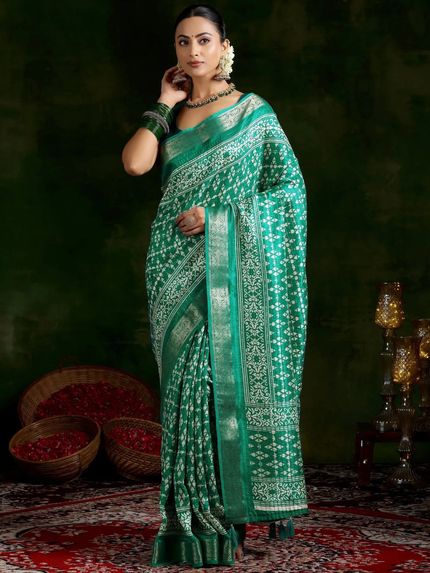 Green Printed Silk Blend Saree - Modern Furniture & Furnishings