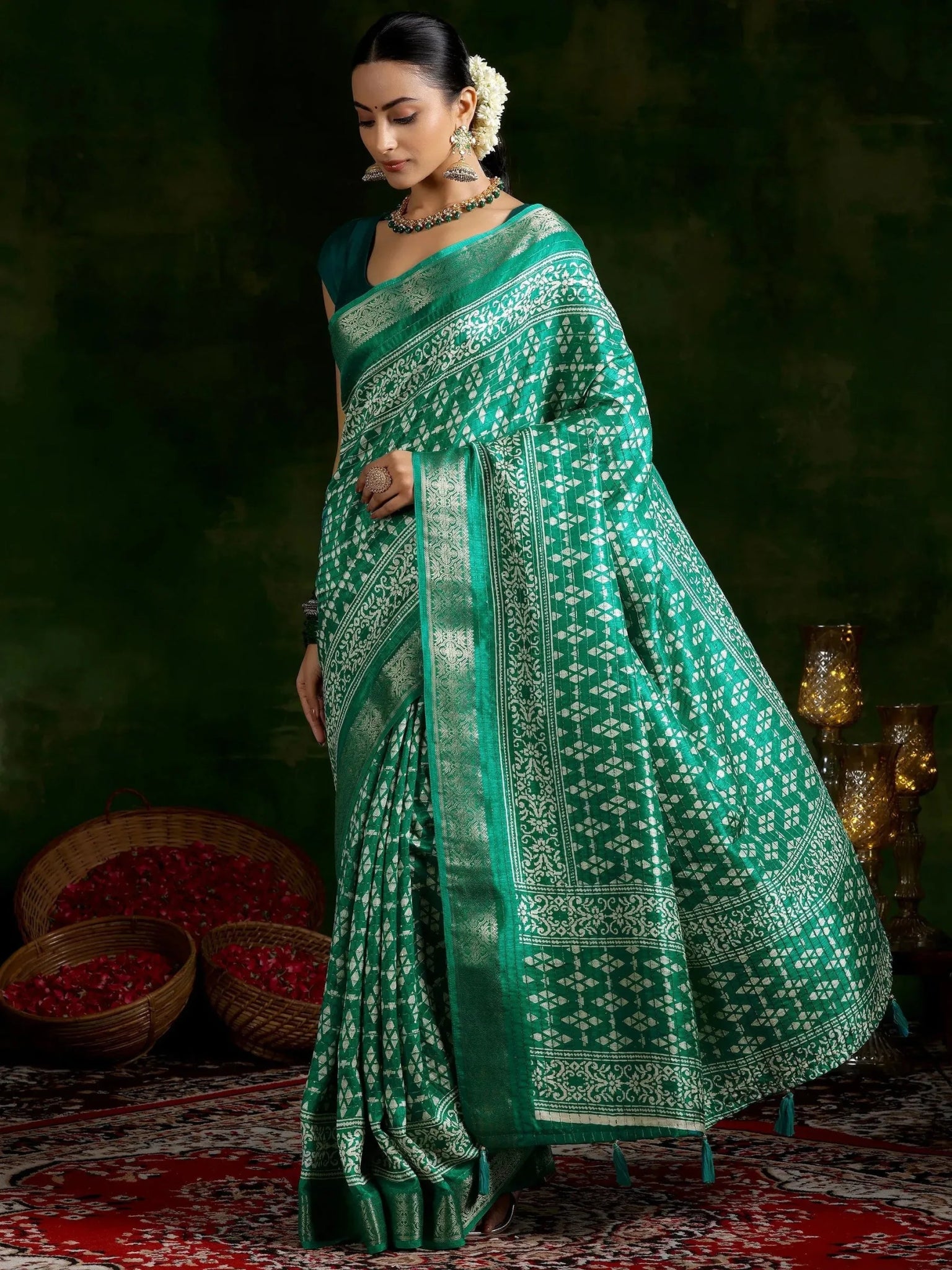 Green Printed Silk Blend Saree - Modern Furniture & Furnishings